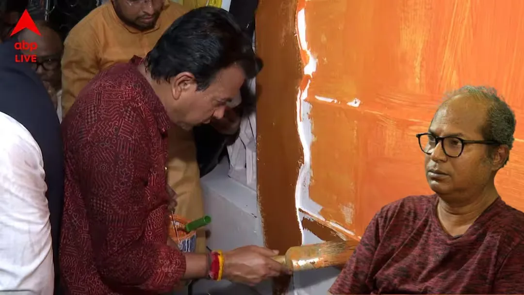 Rudranil Ghosh comments on Academy of Fine Arts color change