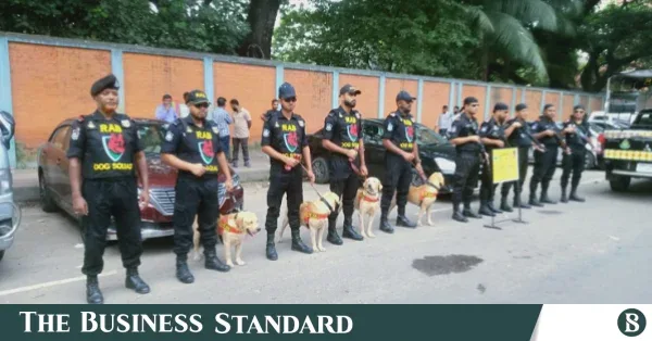 র‍্যাবের প্রশিক্ষিত কুকুর নিলাম: ল্যাব্রাডর ও জার্মান শেফার্ডের দর শুরু ১০০০ টাকা থেকে
