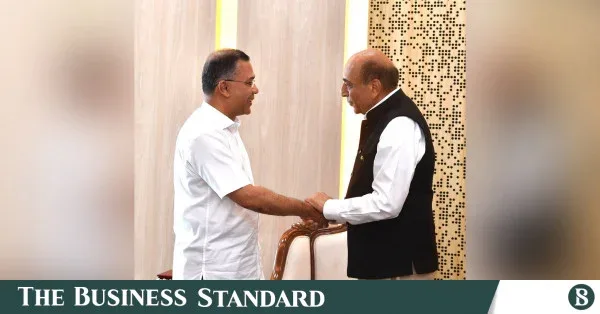 প্রধানমন্ত্রী তারিকের সঙ্গে ভারতীয় হাইকমিশনার ত্রিবেদীর সাক্ষাৎ