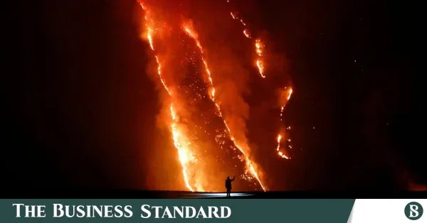 Indonesia shuts all access to Mount Bromo amid wildfire