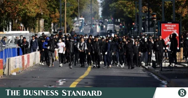 Reasons behind French high school student protests