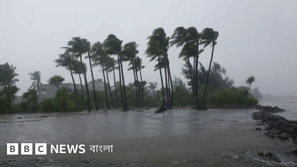 El Nino intensifies, causing significant shifts in global weather patterns