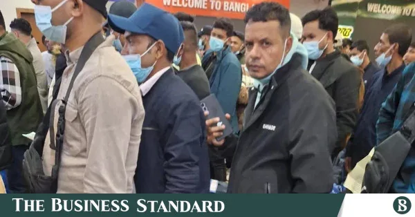 লিবিয়া থেকে স্বেচ্ছায় দেশে ফিরলেন ১৭২ বাংলাদেশি